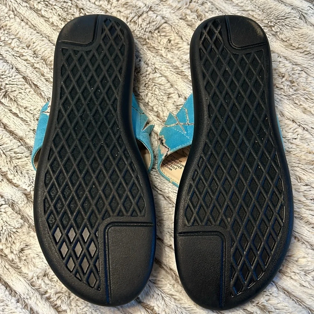 Crazy Train Turquoise Women’s Sandals Size 9